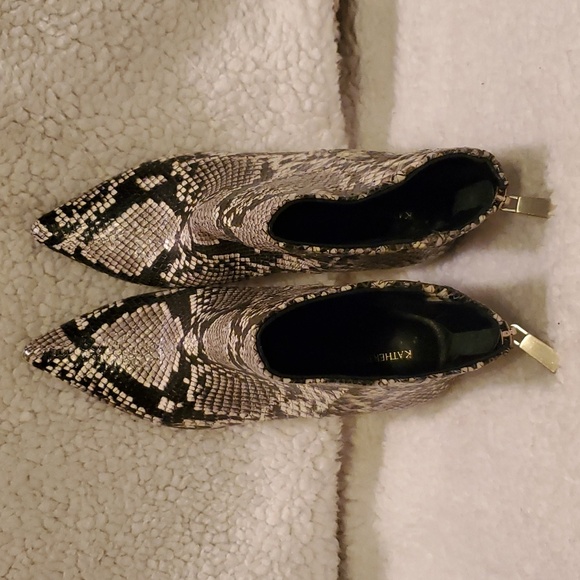 Katherine Kelly Rosie Python Print Ankle Bootie  Sz 7.5 - BOGO HALF - Picture 7 of 9